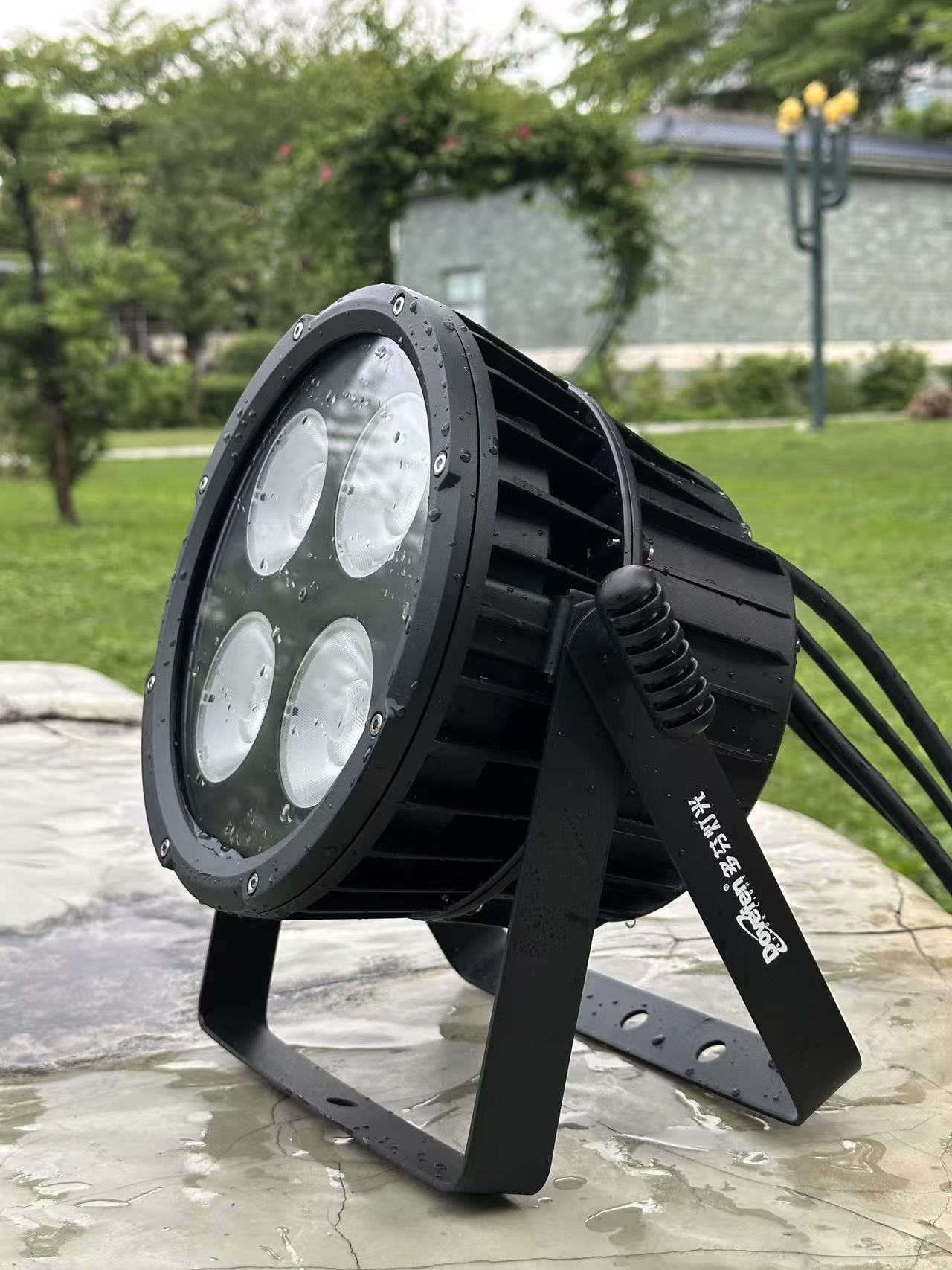 Brand-New 4-Head Waterproof Ultra-Thin Flood Light