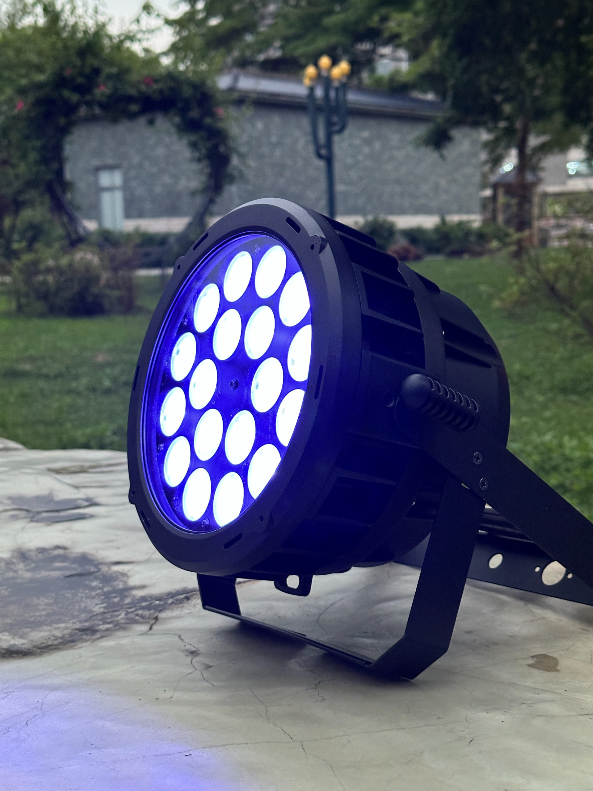 18×10W LED Weatherproof Full-Color Par Light - 图片 5