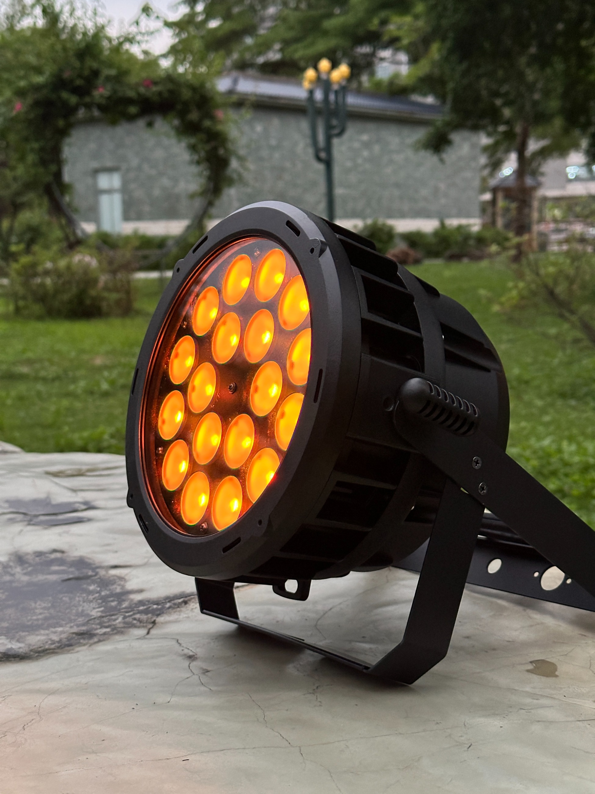 18×10W LED Weatherproof Full-Color Par Light - 图片 4